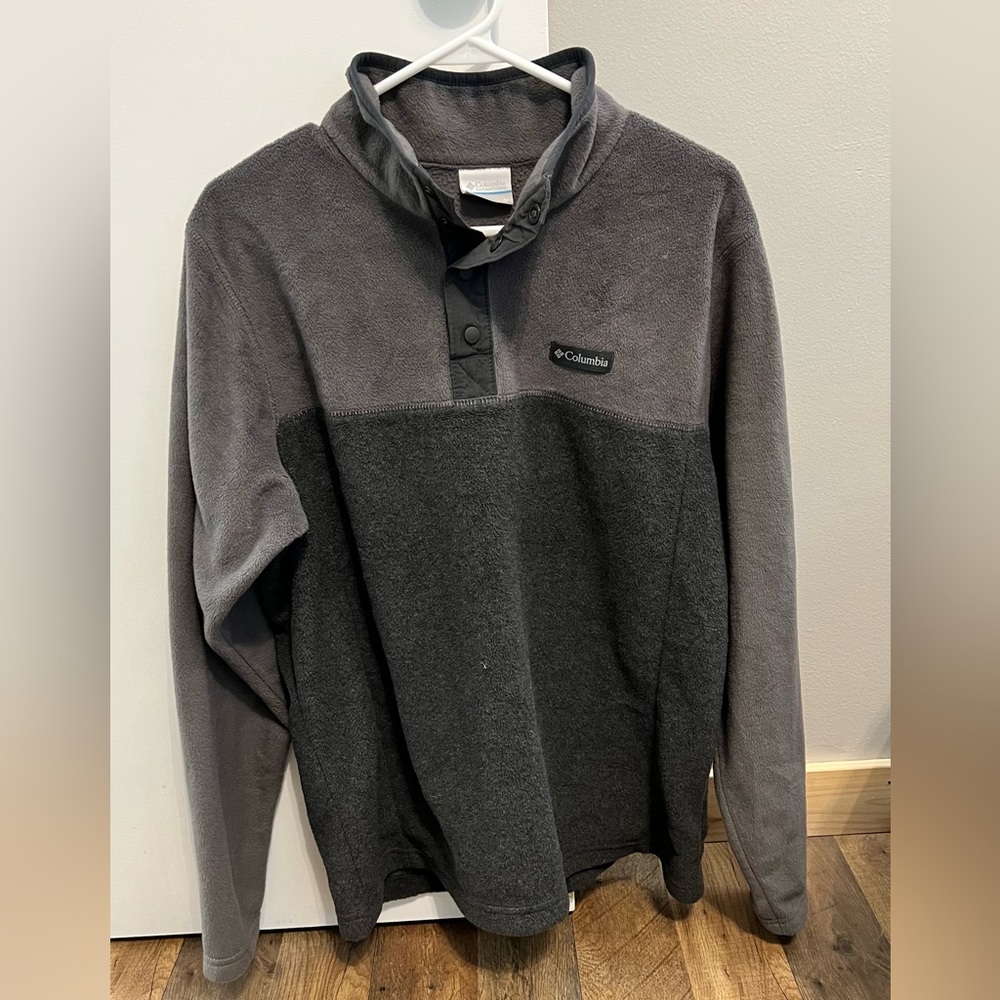 SOLD - Columbia Fleece Pullover